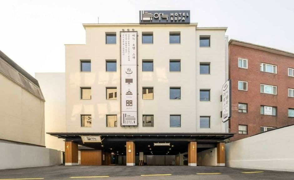 Aank Hotel & Spa Jongno Unni (아늑호텔 앤 스파 종로운니점)