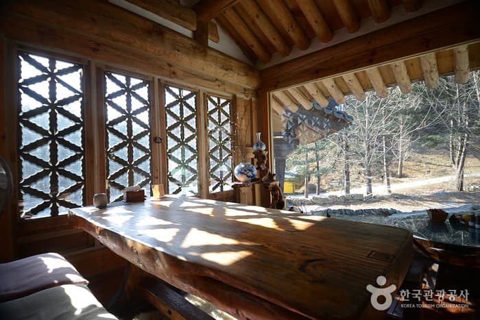 Дворец искусств Чхвион (취옹예술관)