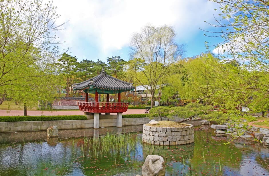 Wondangsaem Park (원당샘공원)