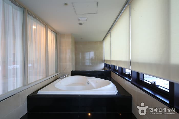 숙박_부산_해운대선셋호텔_프레지덴탈룸_5