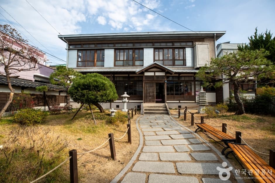 九龙浦近代文化历史馆(구룡포 근대문화역사관)